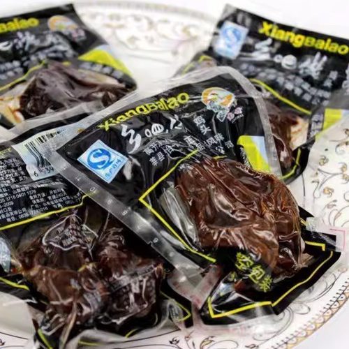 ￥高开乡巴佬鸡头温州特产黑鸡肉黑鸡头童年的回忆鸡头酱卤乡巴佬