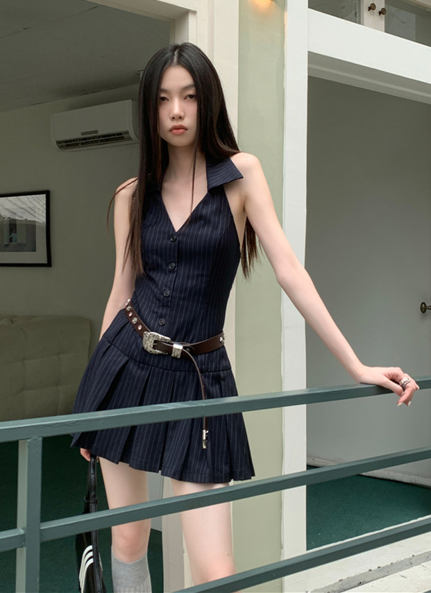 现货法式桔梗挂脖露肩性感辣妹连衣裙V领无袖收腰百褶裙