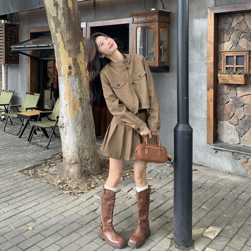 咖色复古轻熟风套装女2026秋新款时髦洋气炸街夹克百褶短裙两件套