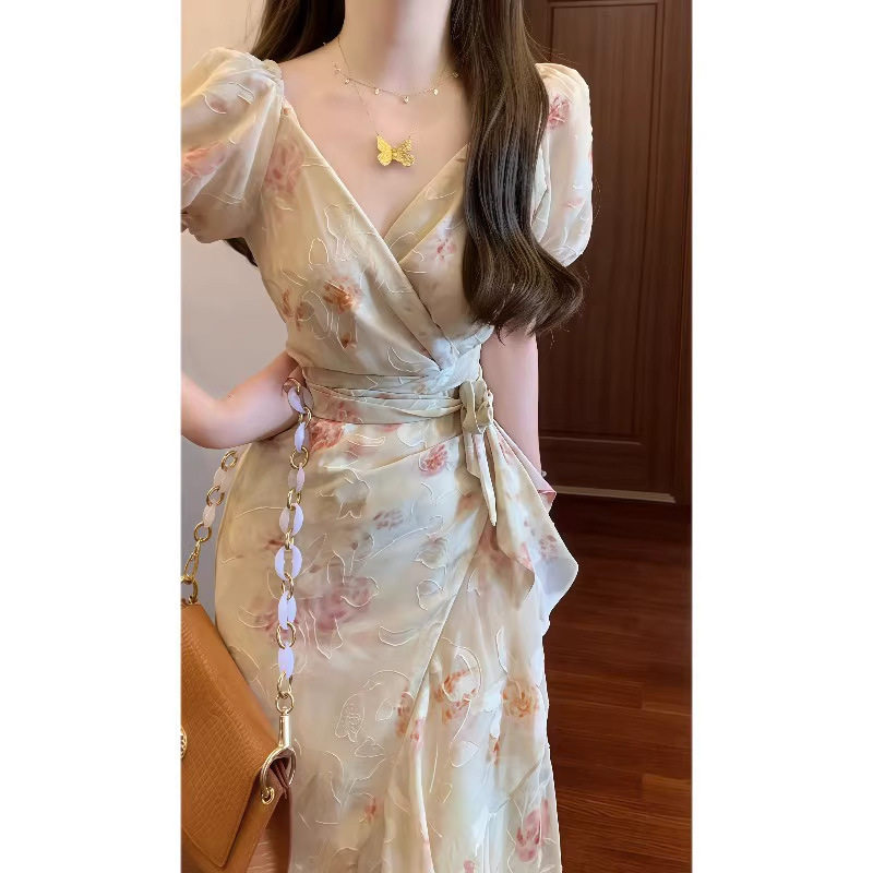 御姐独特绝美V领碎花连衣