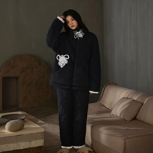 睡衣女冬季珊瑚绒夹棉三层加厚加绒保暖拉链卡通学生可外穿家居服