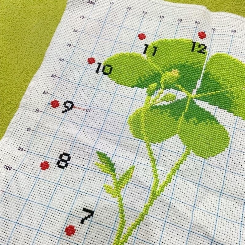 手工绣好的十字绣成品钟表四叶草绿色小幅