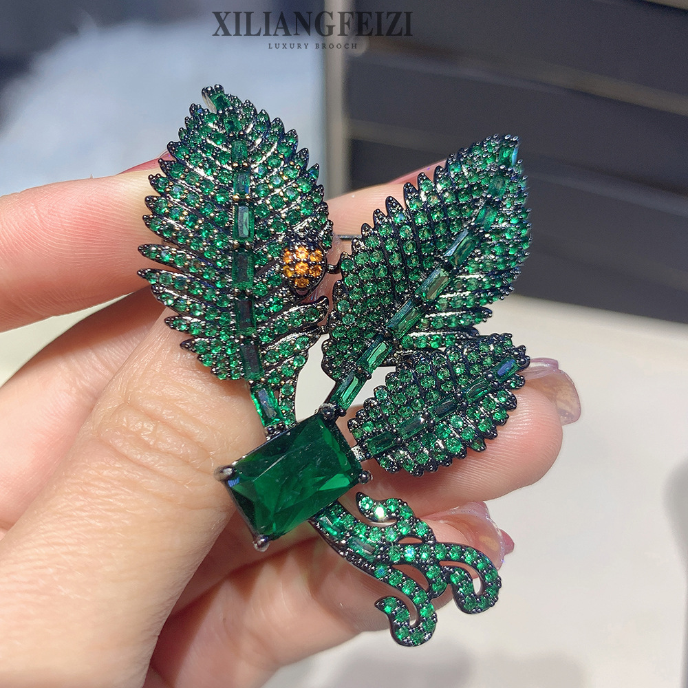 CHUDIE初蝶 欧美高级感重工绿色蝴蝶胸针女奢华气质大衣别针礼物