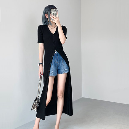 高级设计感黑色针织连衣裙女夏季V领修身显瘦气质休闲开衫长裙子