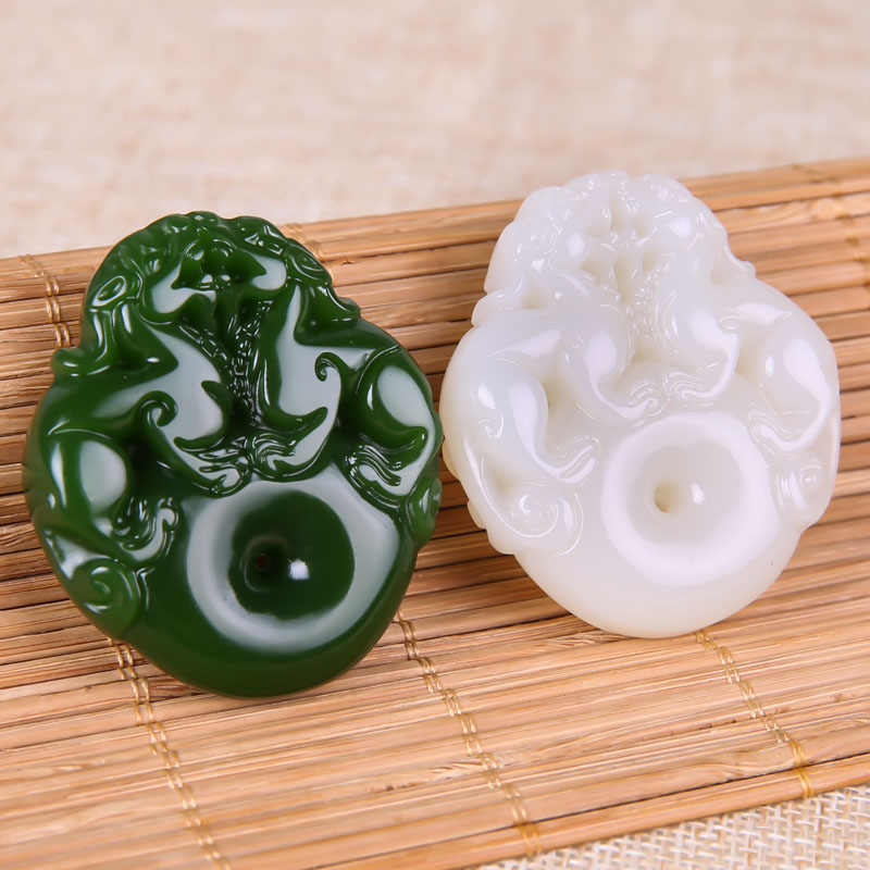 金丝玉吊坠菠菜绿白色玉挂件招财转运双兽项链貔貅项链