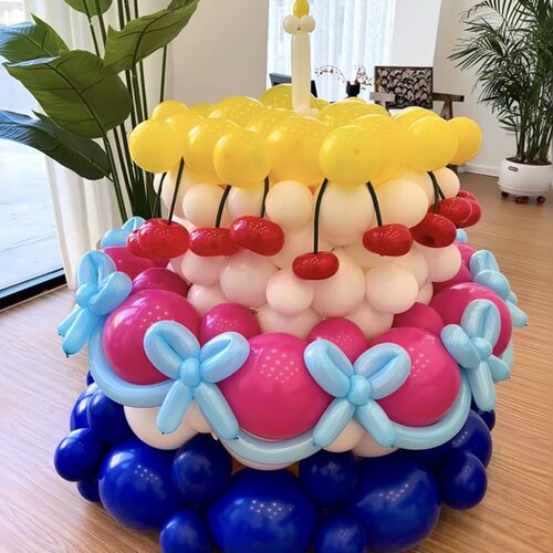 ins风小红书巨型气球生日蛋糕