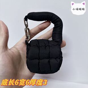专柜赠品大牌新款 可当挂件设计感耳机包 迷你便携化妆包零钱包