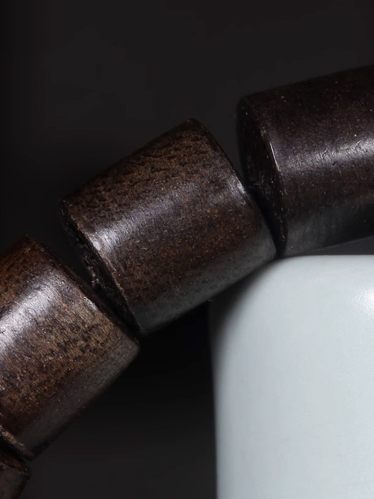 침향 팔찌 브루나이 부드러운 실크 부처님 비즈 팔찌 올드 배럴 비즈 남성과 여성을위한 108 충실도 천연 침향 나무