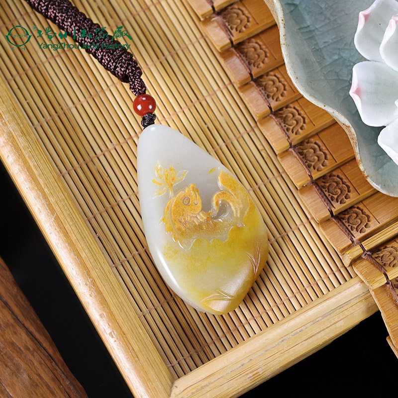 玉缘新疆和田白玉籽料年年有余挂件吊坠白度好油性佳金皮细腻油润