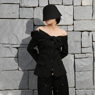 气质优雅风收腰显瘦一字肩上衣2025秋季 涤纶一字领 拼接高级感西装