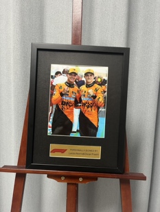 皮亚斯特里 诺里斯亲笔签名十寸裱框大照片 迈凯伦车队 摆台挂墙
