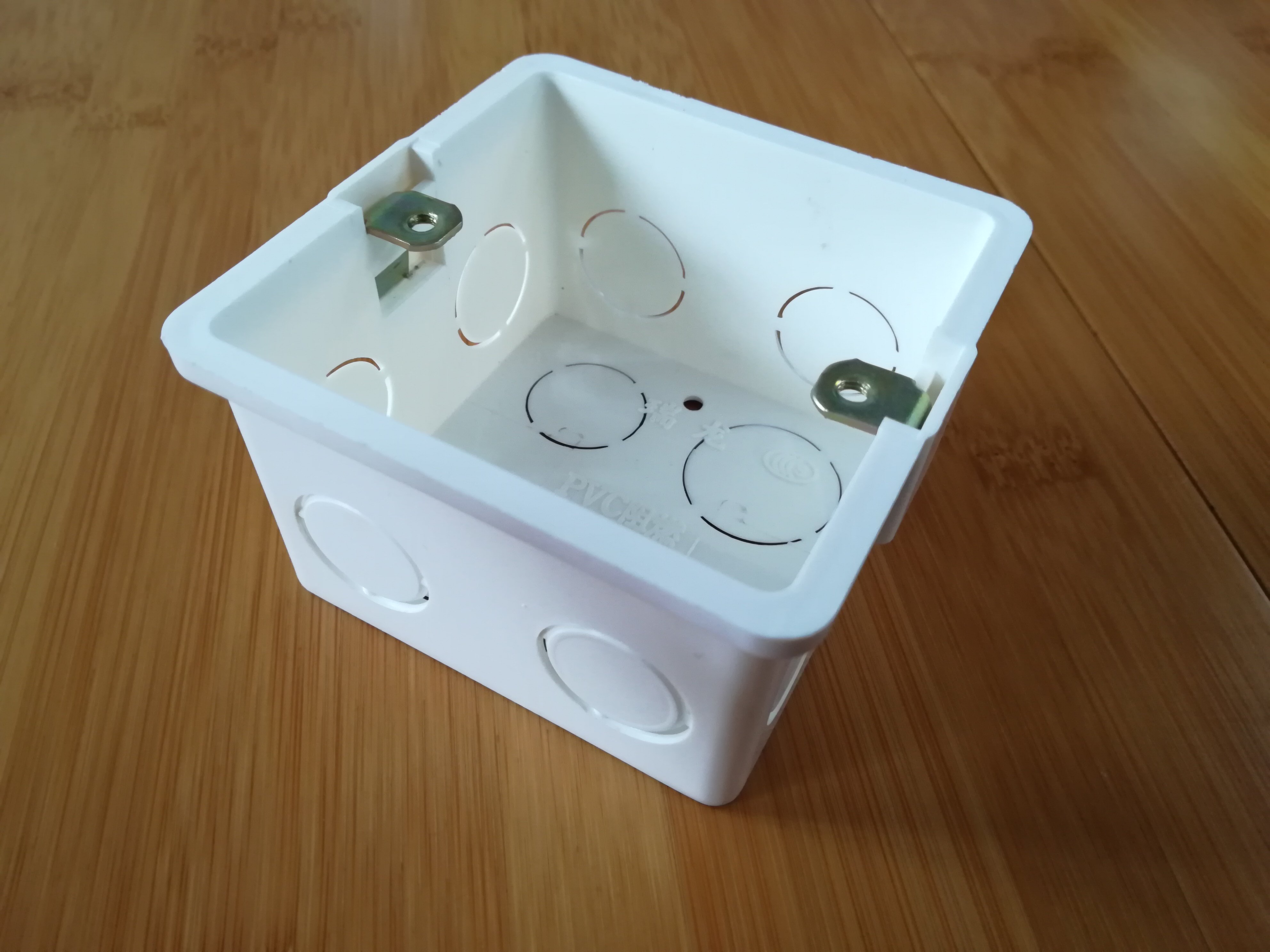 86型加厚暗盒插座底盒通用开关接线工程家用暗装底盒墙壁pvc阻.