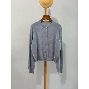 2026年春夏新款灰色圆领针织开衫女短袖纽扣百搭老钱风毛衣上衣