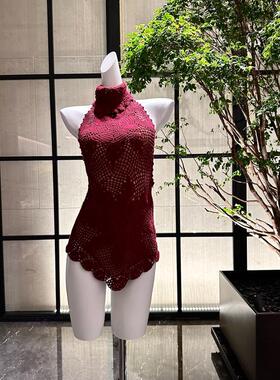 2026年夏季新款通勤风高领镂空蕾丝连体衣女高腰短裤深红色连身裤