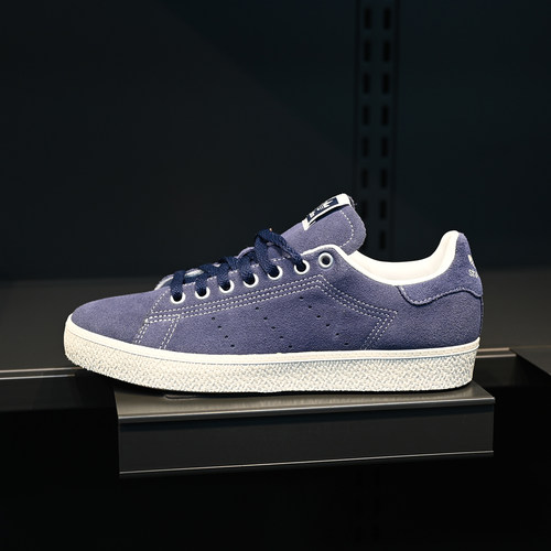 阿迪达斯三叶草男子耐磨运动板鞋