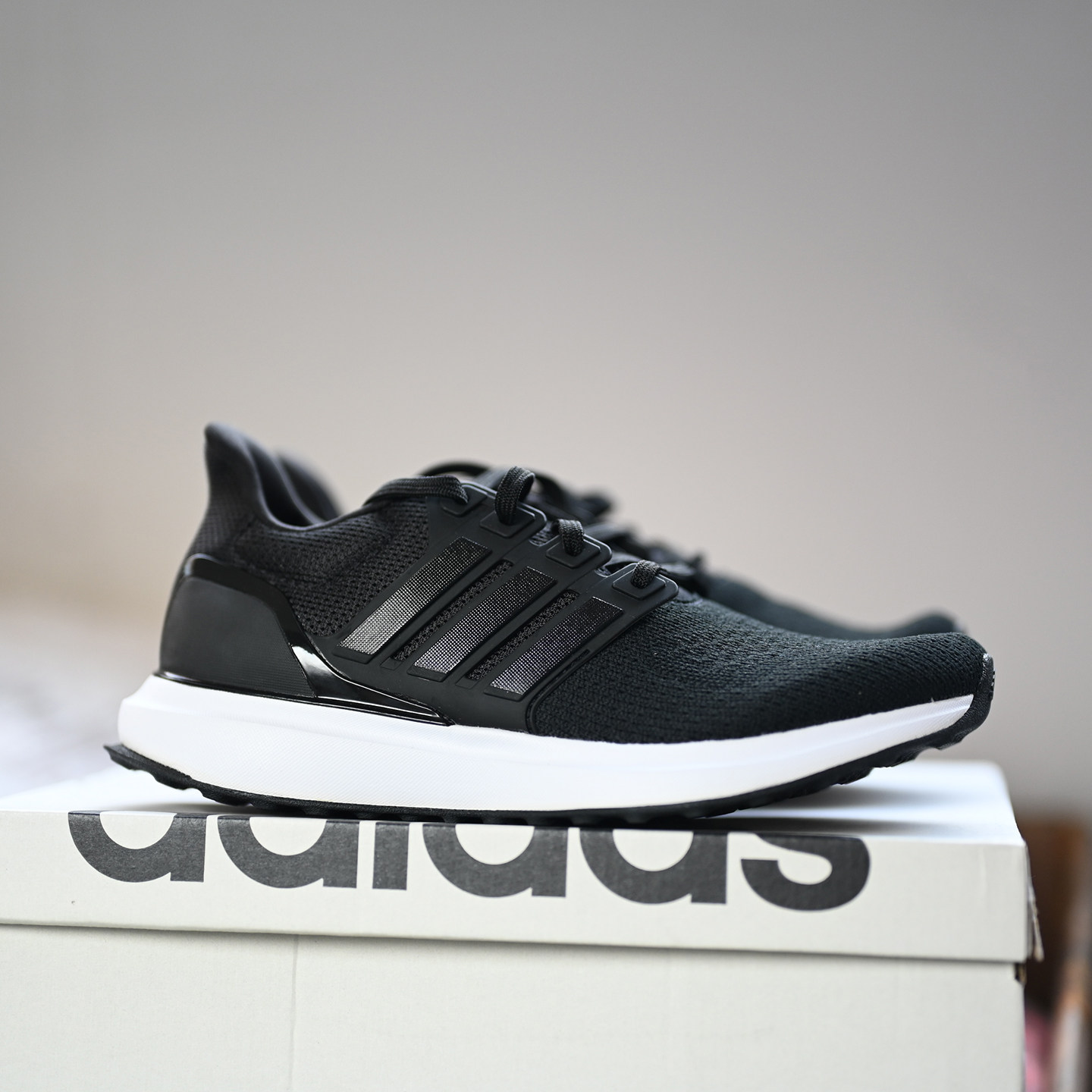 Adidas/阿迪达斯UBOUNCE DNA女子轻便透气减震运动跑步鞋 IG6024