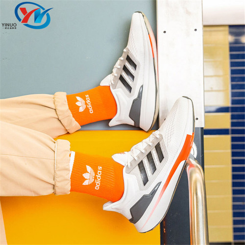 Adidas阿迪达斯男女同款跑步鞋