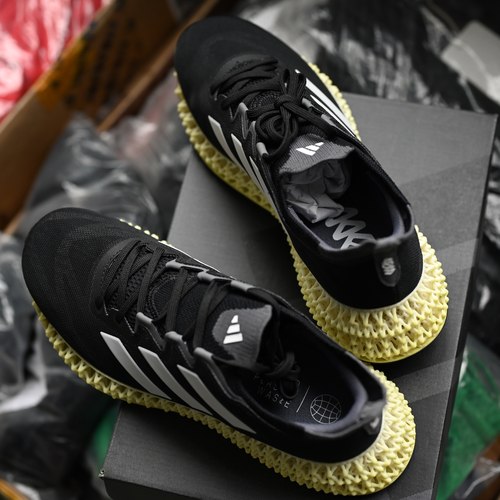 Adidas/阿迪达斯男子运动跑步鞋