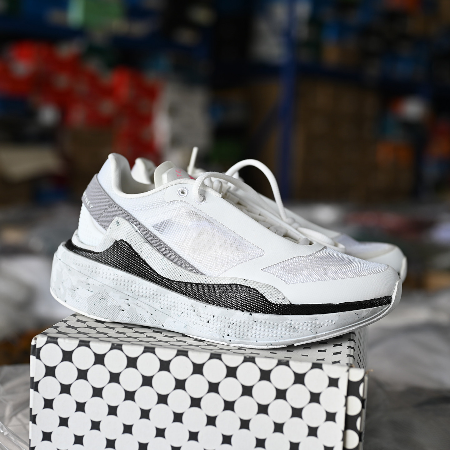 Adidas/阿迪达斯 SMC Earthlight Mesh 女子厚底减震跑步鞋H02809 - 实物图