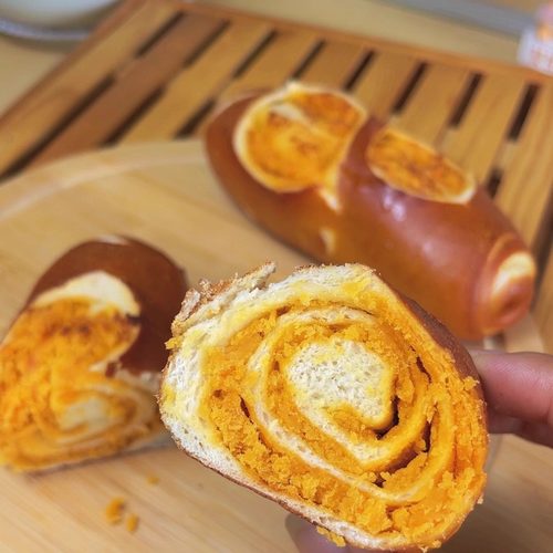 咸蛋黄肉松碱水棒100g碱水吐司手工现烤德国的碱水面包健康早餐