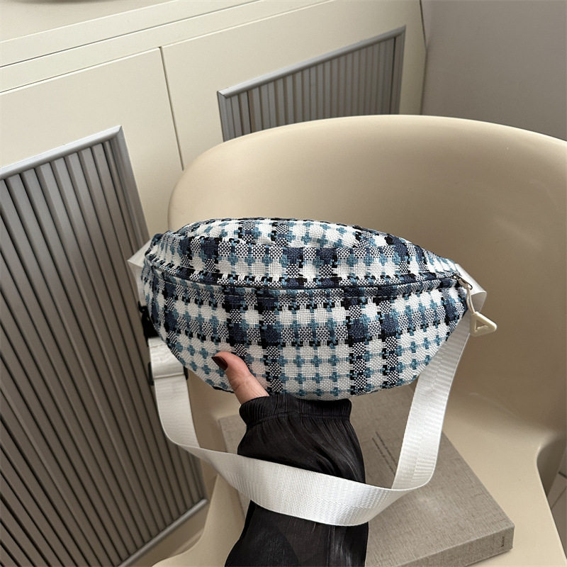 小众百搭高级感斜挎包女士2024新款复古红格子腰包时尚胸包手机包