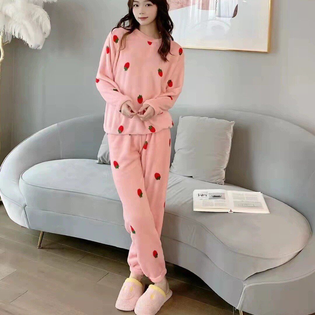严选草莓暖暖套装女冬季2026款保暖印花家居服加绒加厚珊瑚绒睡衣