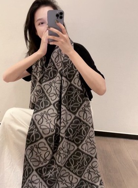Loe女士新款羊绒围巾保暖加厚字母羊毛围脖冬季欧美披肩红色黑色