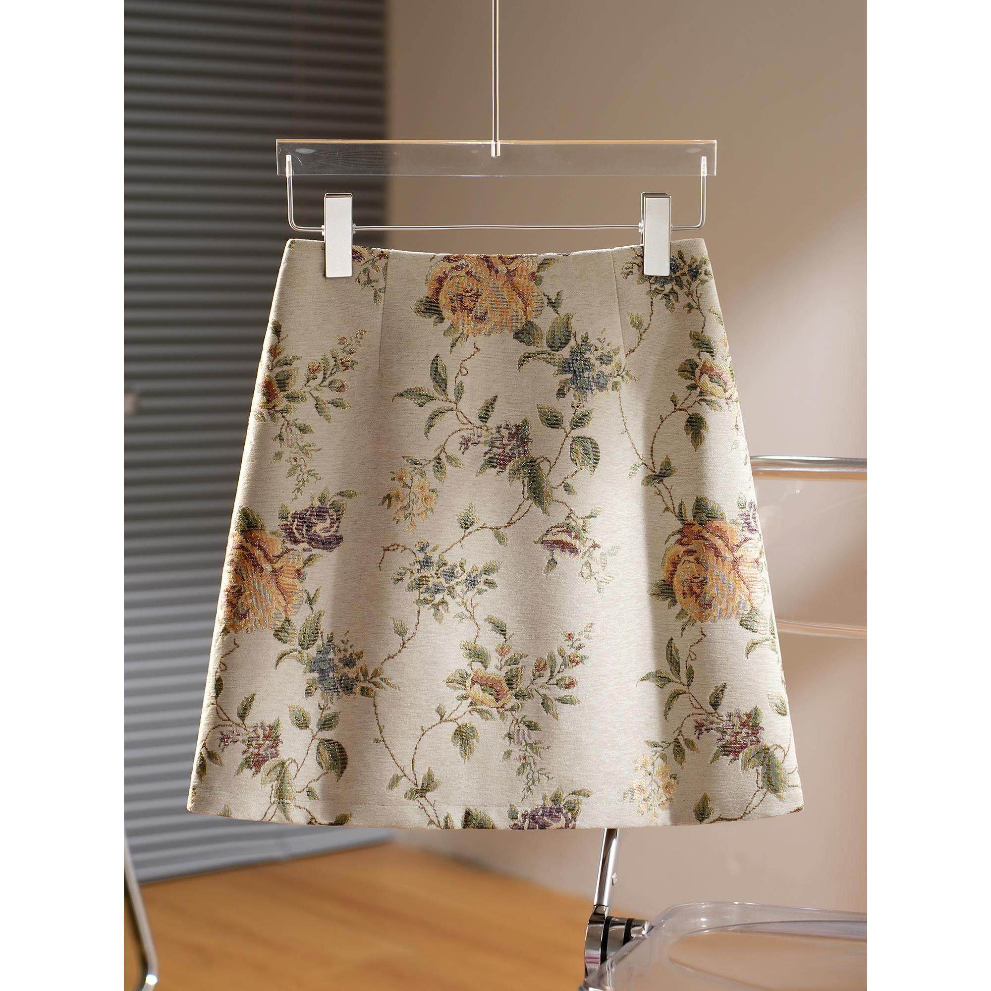 拉夏贝尔巨好看提花半身裙女2025秋季新款高腰A字印花小个子短裙