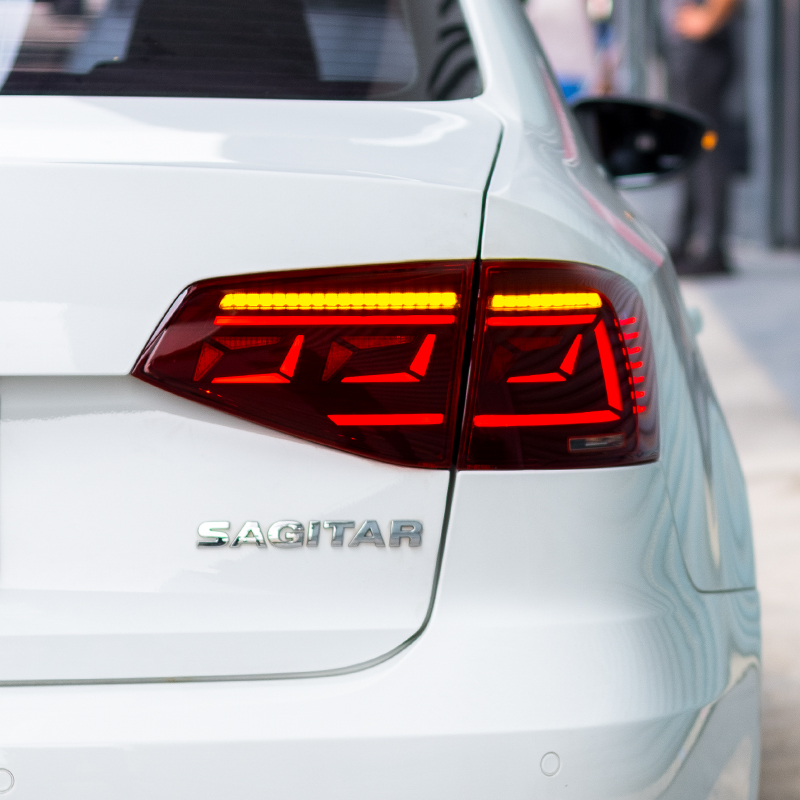 大众速腾改装LED流光尾灯总成