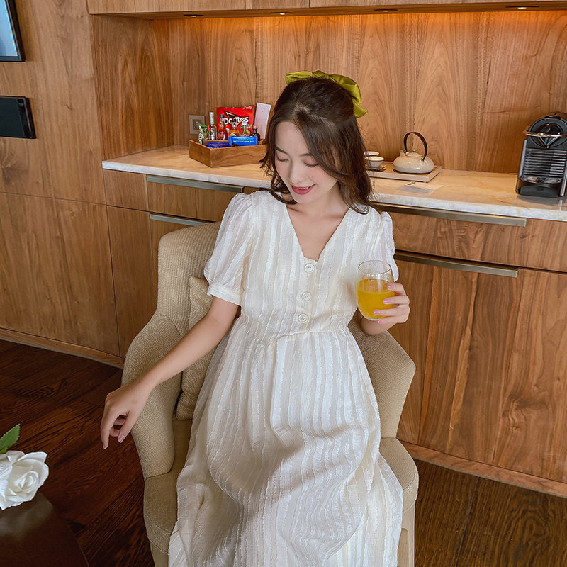 孕妇连衣裙夏薄款蕾丝雪纺宽松显瘦遮肚哺乳两用连衣裙夏季洋气潮