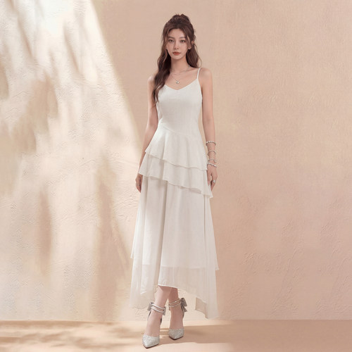 艾格夏季白色雪纺吊带连衣裙