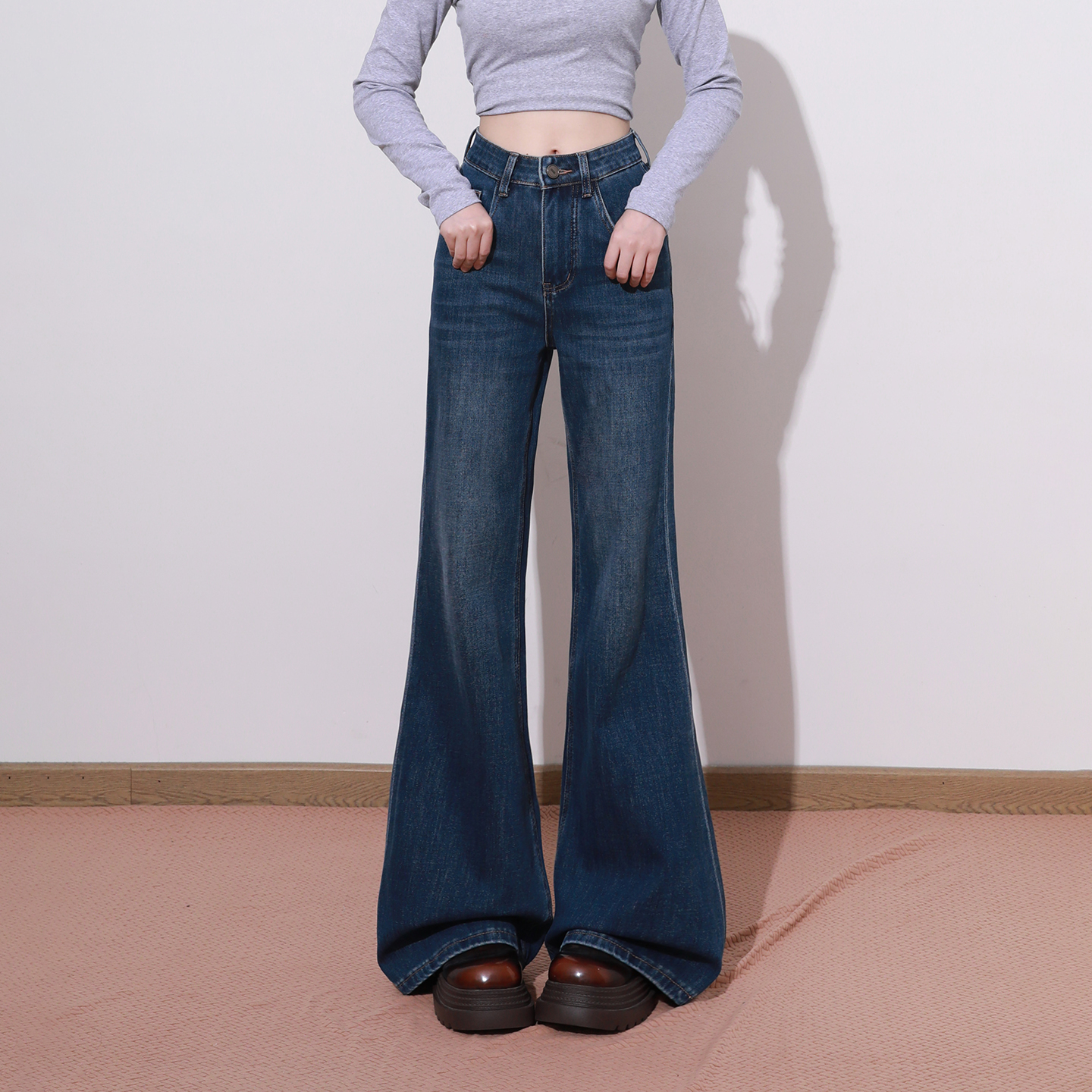 艾格复古微喇叭阔腿牛仔裤女美式2025秋季新款拖地不贴腿裤子