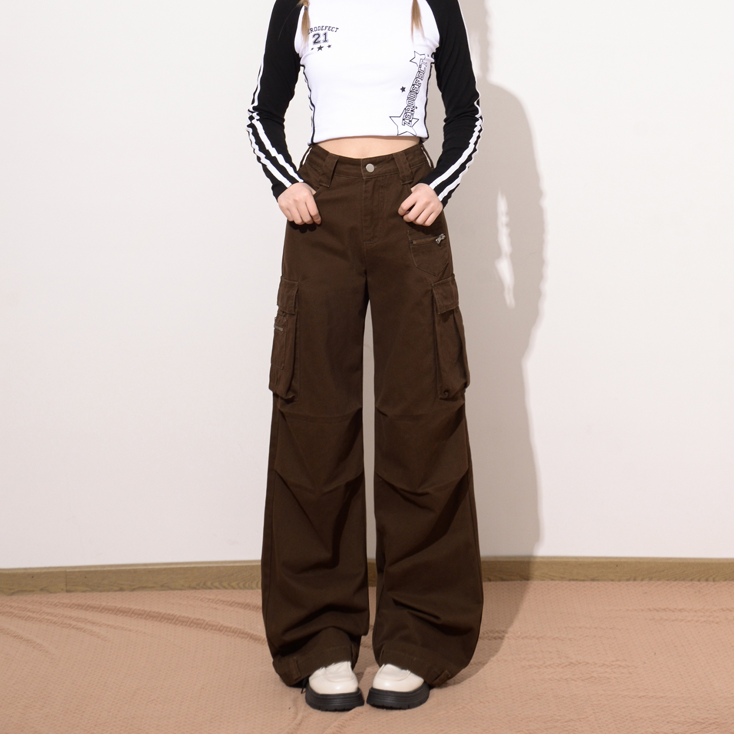 艾格美式咖色休闲工装裤女秋季新款多口袋高腰显瘦宽松直筒阔腿裤
