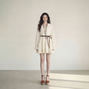 艾格波西米亚风米色度假连衣裙女长袖 V领收腰显瘦中长裙度假裙子