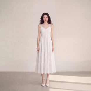 艾格白色吊带连衣裙女镂空蛋糕裙度假风法式 长裙宽松显瘦A字白裙