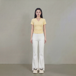 型显瘦百搭简约休闲上衣 极简风黄色修身 艾格T恤女V领短袖 2026新款