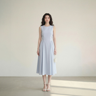 艾格蓝色极简无袖连衣裙女春夏收腰中长款通勤高级感高个子背心裙