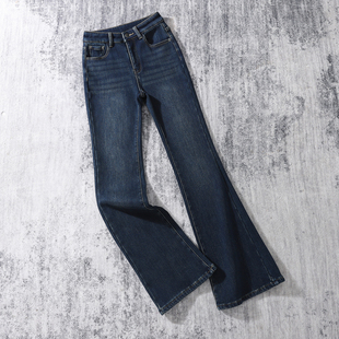 艾格深蓝色微喇牛仔裤女2026春季新款高腰显瘦弹力百搭喇叭裤子