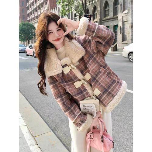 格子皮毛一体羊羔绒外套女短款