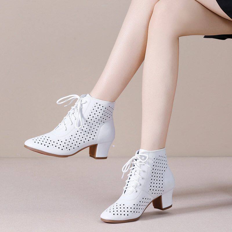 夏季新款高帮真皮舞蹈鞋白色软底广场舞女鞋交谊舞鞋打孔靴子中跟