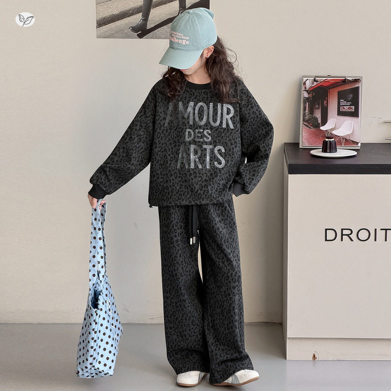 女童美式豹纹套装2026秋季新款中大童字母印花卫衣阔腿裤儿童秋装