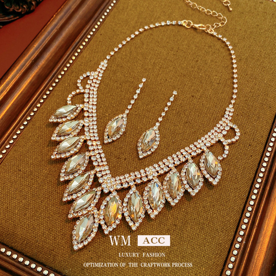 轻奢宫廷风镶钻水滴流苏首饰套装