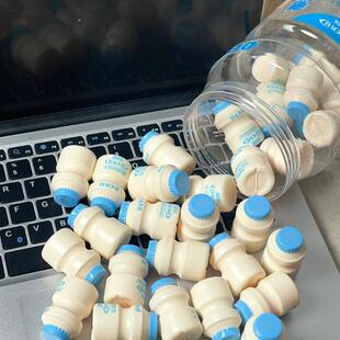 新货采购产品老酸奶口味牛奶片牛奶壳迷你瓶糖果片糖果乳糖婚礼糖