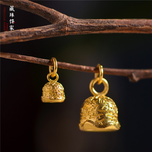 足金手工錾刻黄金驱魔铃铛小吊坠