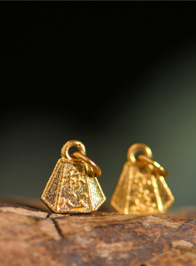 手工錾刻古法黄金称心如意小吊坠