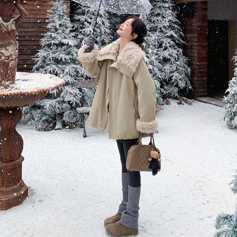 今年流行羊羔毛翻版领派克松服女冬季新款韩宽加绒加外C215-95厚