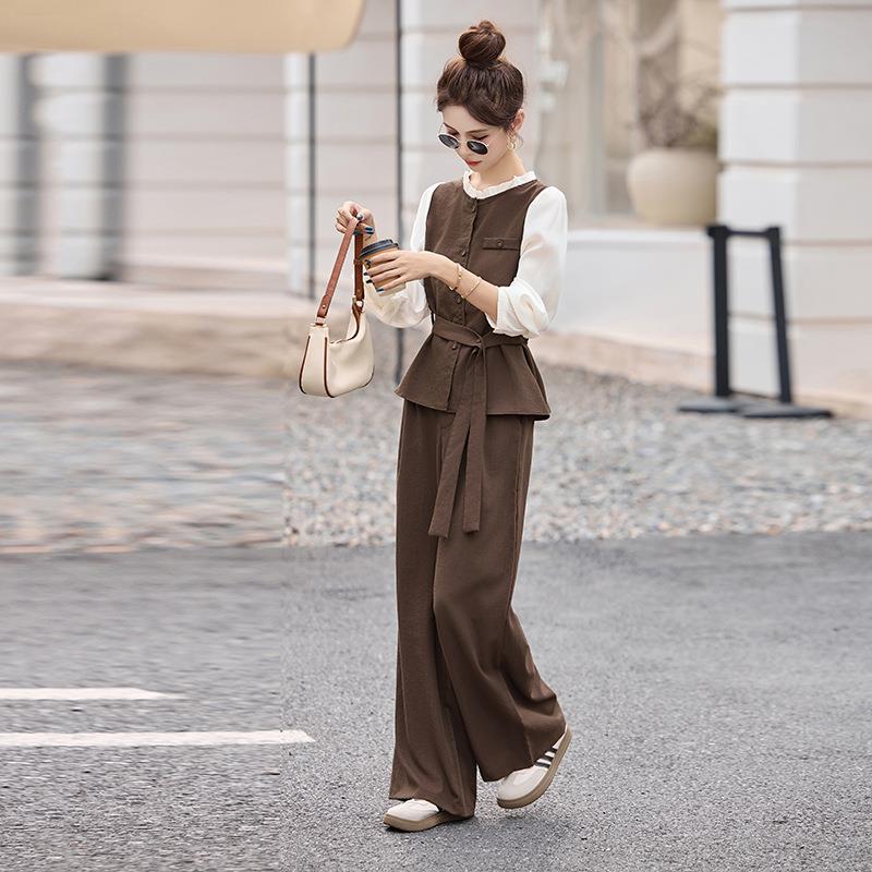 女装上时新尚休闲套2025秋季款时髦减龄假X两件衣长裤三件套LLX25