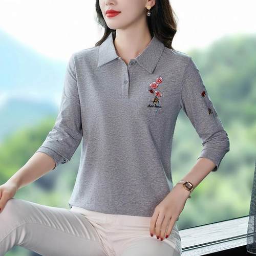 新减龄长袖女春秋款妈妈衫纯棉宽松花打底8249419上恤衣绣翻领