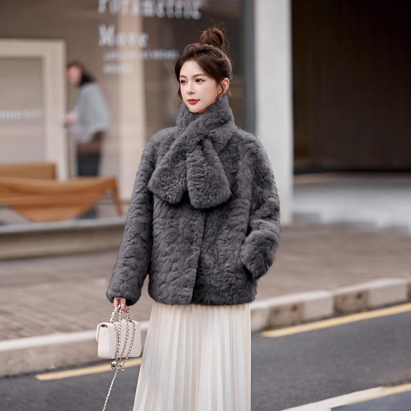 皮毛一体短外套0围25秋冬季新2款羊羔毛外套小HE5517-1仿香风上衣