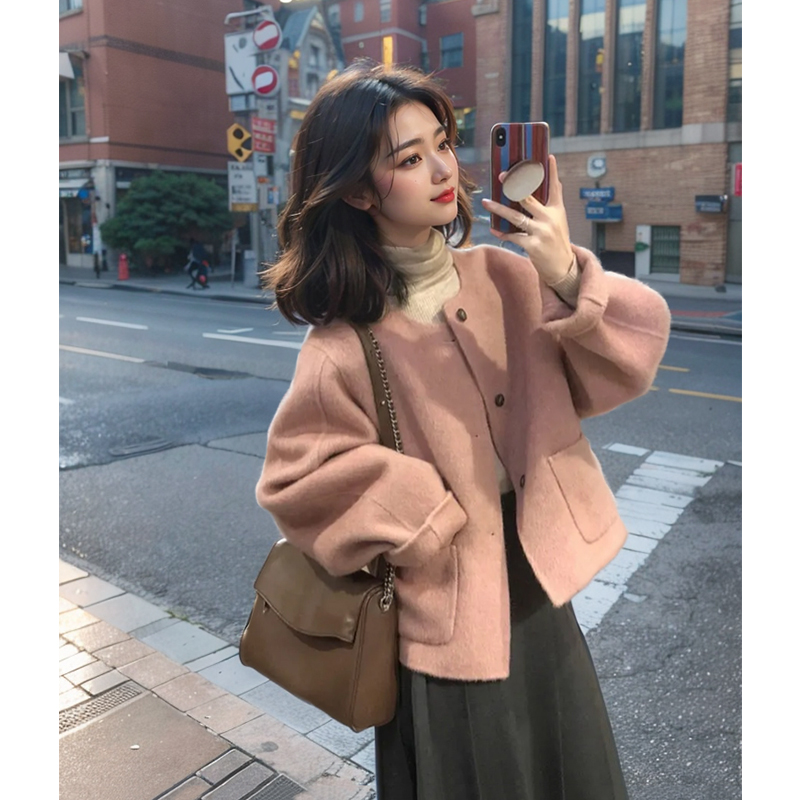 2023年早春新款奶系穿搭绝美奶fufu小香风粉色外套半身裙两件套装
